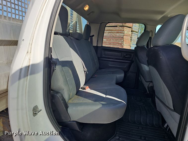 image for item DP0853 2015 Dodge Ram 2500HD Crew Cab flatbed pickup truck