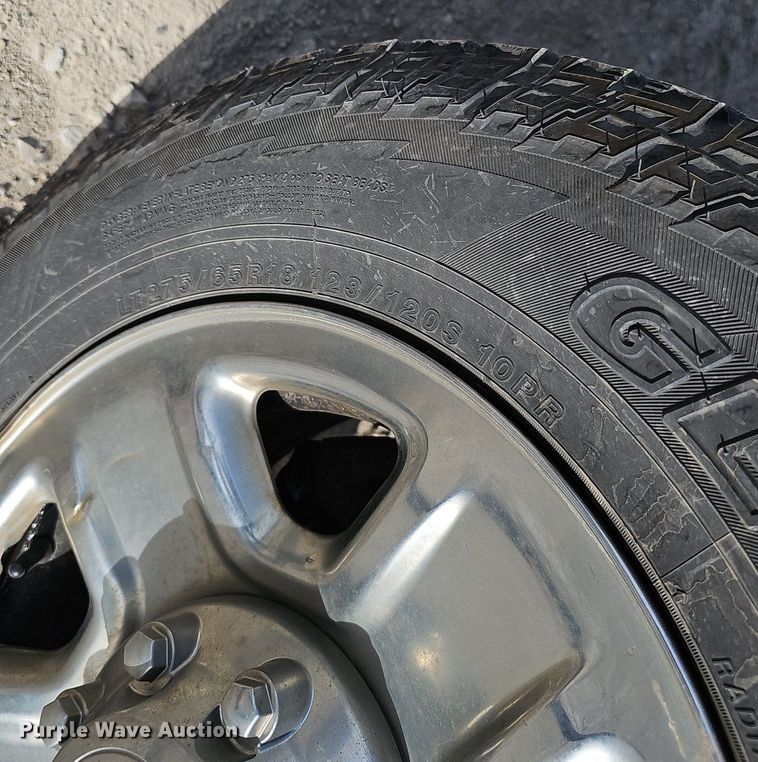 image for item DP0853 2015 Dodge Ram 2500HD Crew Cab flatbed pickup truck