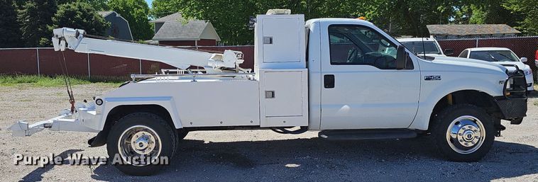 image for item DP0887 2002 Ford  F450 Super Duty XL tow truck