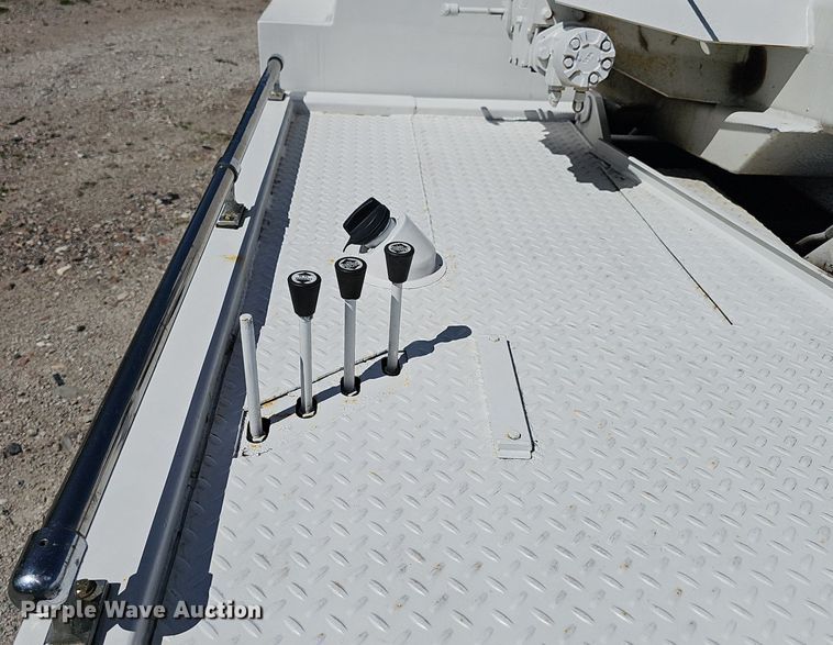 image for item DP0887 2002 Ford  F450 Super Duty XL tow truck