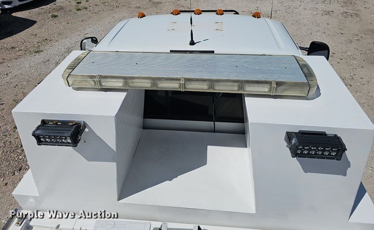 image for item DP0887 2002 Ford  F450 Super Duty XL tow truck