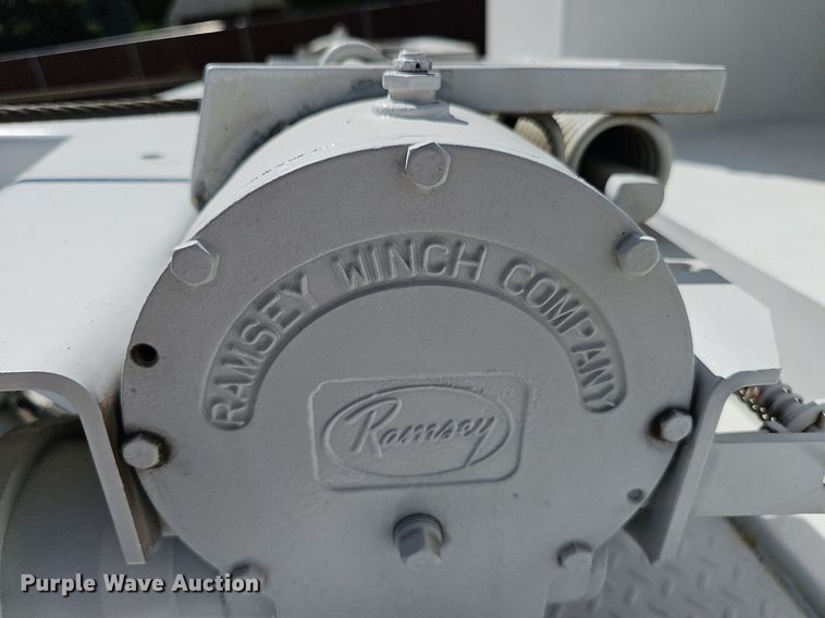 image for item DP0887 2002 Ford  F450 Super Duty XL tow truck