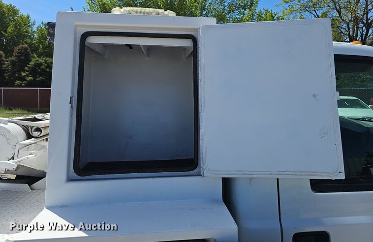 image for item DP0887 2002 Ford  F450 Super Duty XL tow truck