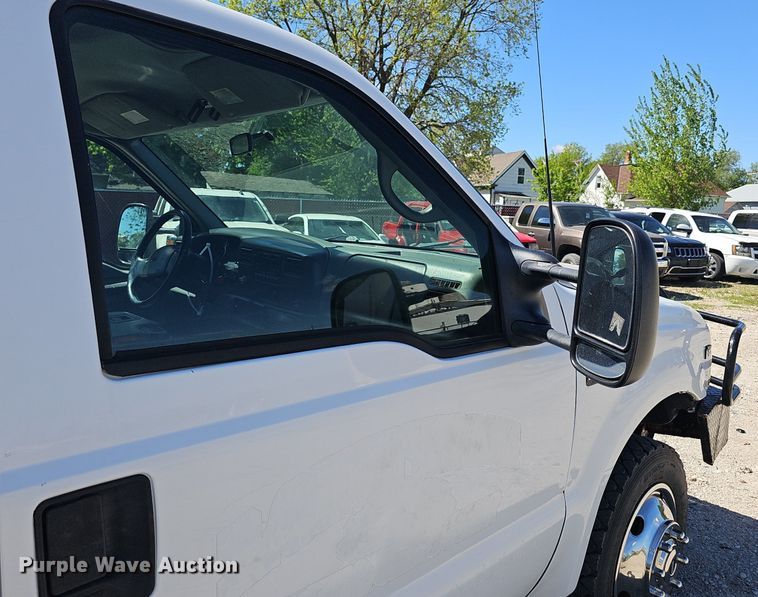 image for item DP0887 2002 Ford  F450 Super Duty XL tow truck