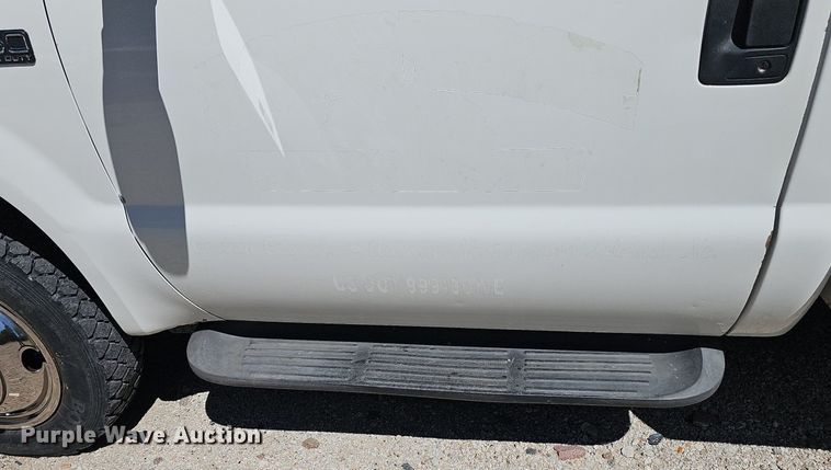 image for item DP0887 2002 Ford  F450 Super Duty XL tow truck