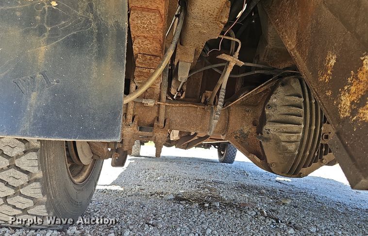 image for item DP0887 2002 Ford  F450 Super Duty XL tow truck