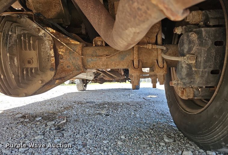 image for item DP0887 2002 Ford  F450 Super Duty XL tow truck