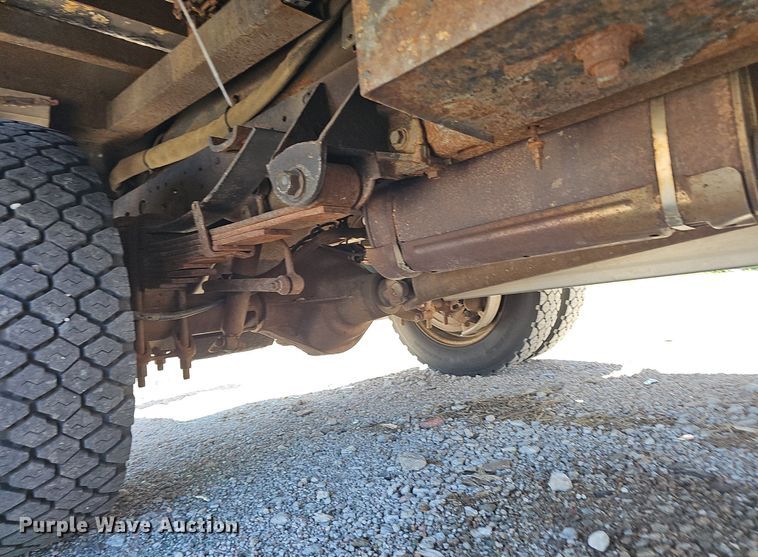 image for item DP0887 2002 Ford  F450 Super Duty XL tow truck