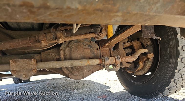 image for item DP0887 2002 Ford  F450 Super Duty XL tow truck