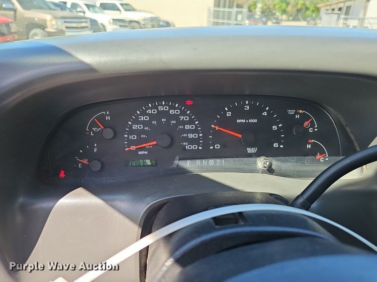 image for item DP0887 2002 Ford  F450 Super Duty XL tow truck