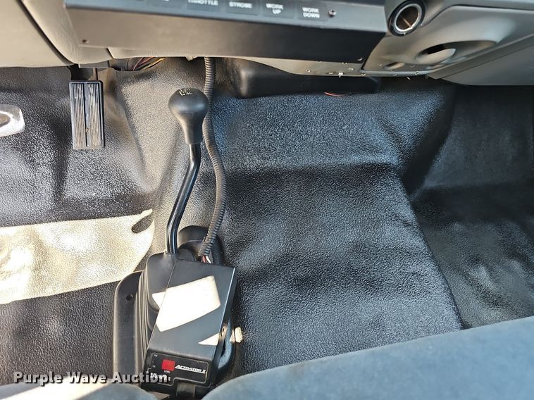 image for item DP0887 2002 Ford  F450 Super Duty XL tow truck