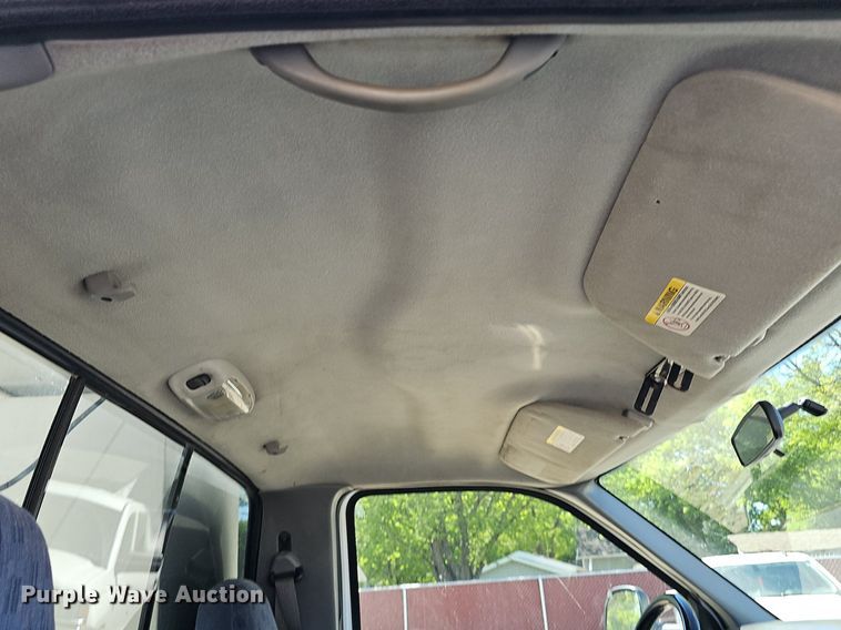 image for item DP0887 2002 Ford  F450 Super Duty XL tow truck