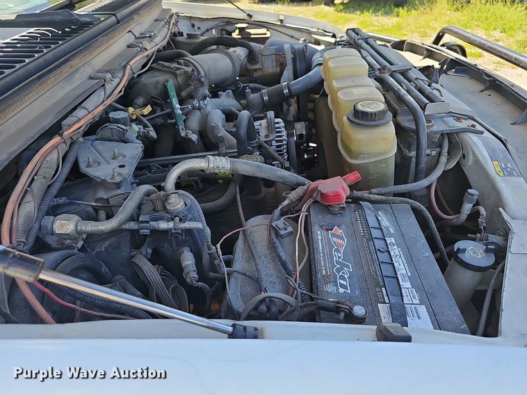 image for item DP0887 2002 Ford  F450 Super Duty XL tow truck