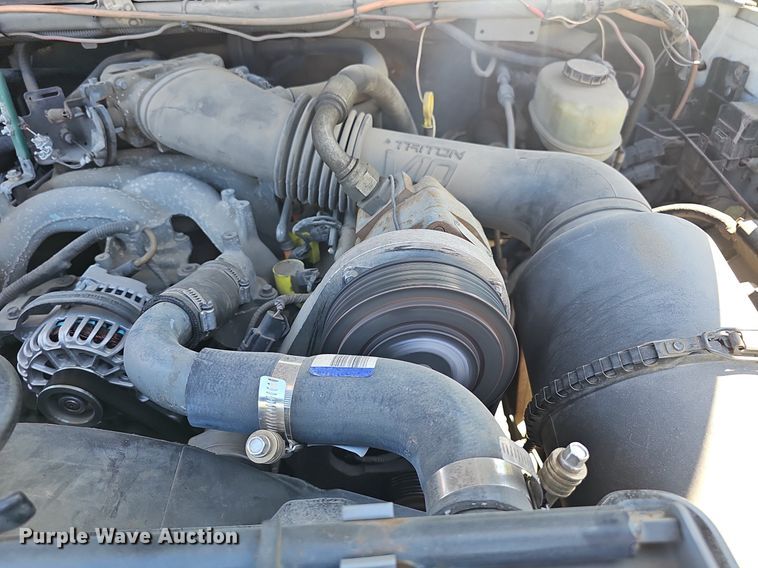 image for item DP0887 2002 Ford  F450 Super Duty XL tow truck