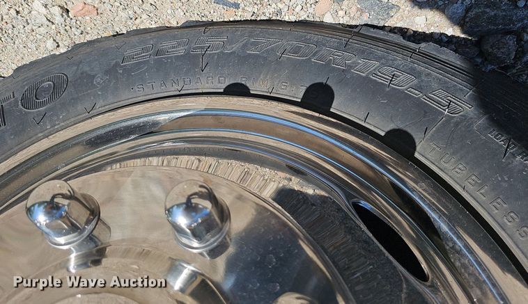 image for item DP0887 2002 Ford  F450 Super Duty XL tow truck