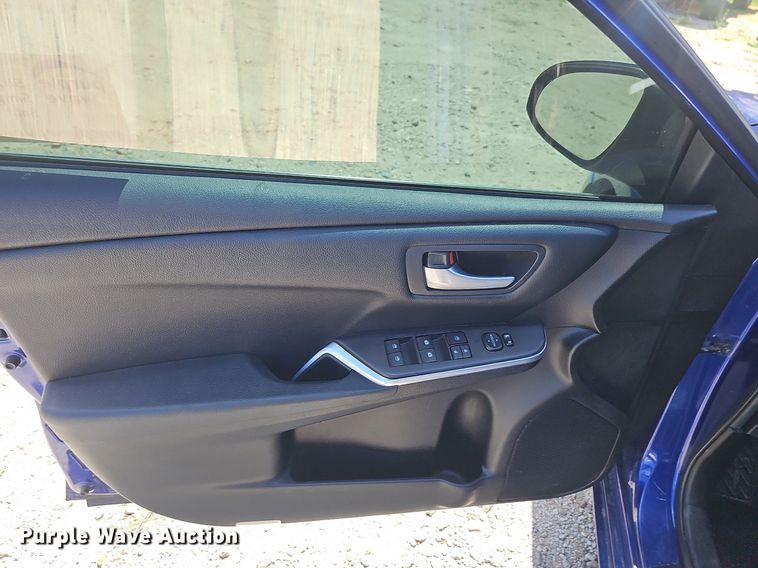 image for item DP0890 2016 Toyota  Camry SE 