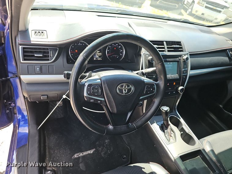 image for item DP0890 2016 Toyota  Camry SE 