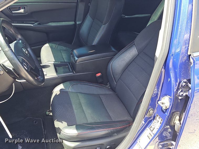 image for item DP0890 2016 Toyota  Camry SE 