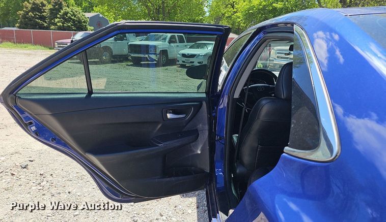 image for item DP0890 2016 Toyota  Camry SE 