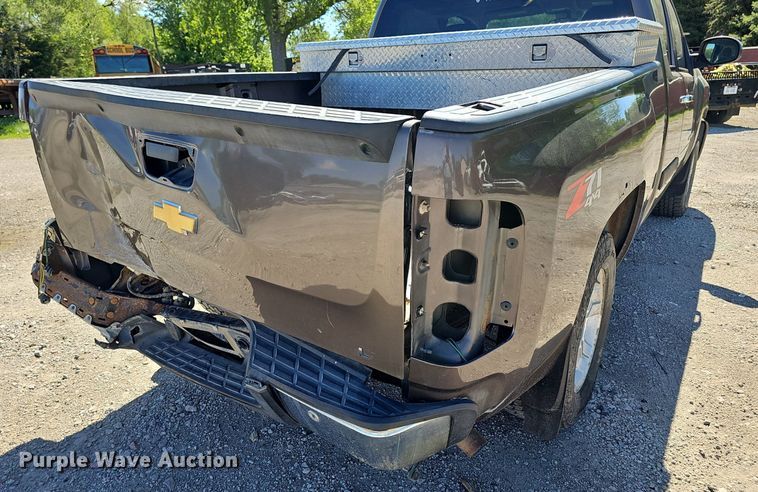 image for item DP0892 2007 Chevrolet Silverado Z71 Ext. Cab pickup truck