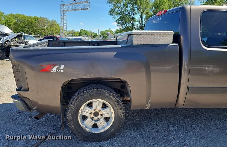 image for item DP0892 2007 Chevrolet Silverado Z71 Ext. Cab pickup truck