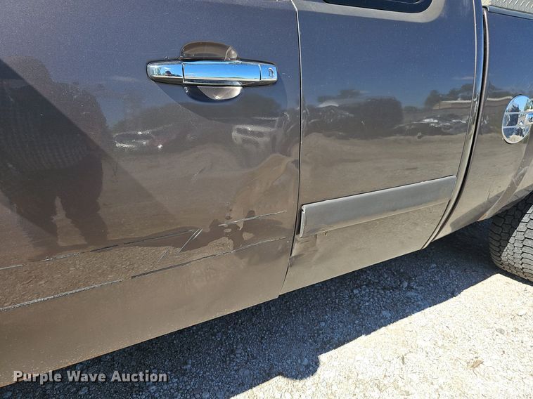 image for item DP0892 2007 Chevrolet Silverado Z71 Ext. Cab pickup truck