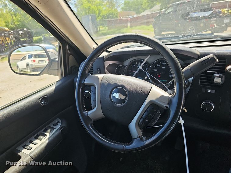 image for item DP0892 2007 Chevrolet Silverado Z71 Ext. Cab pickup truck