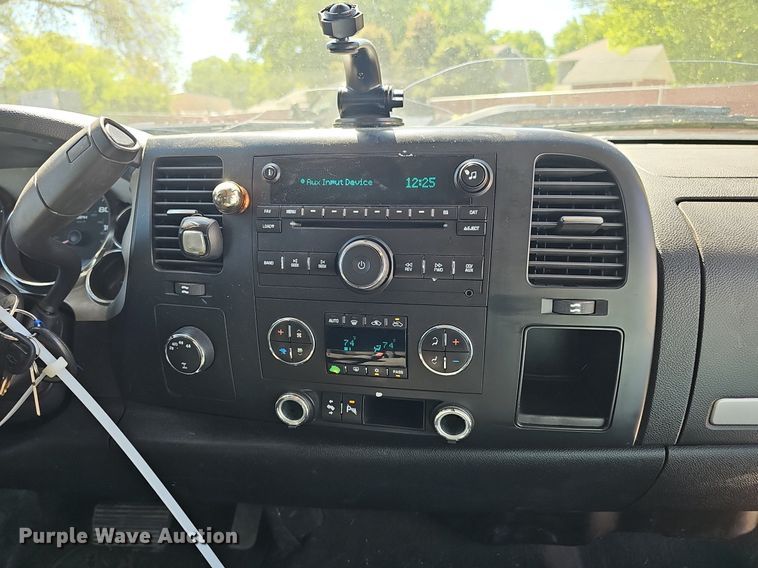 image for item DP0892 2007 Chevrolet Silverado Z71 Ext. Cab pickup truck