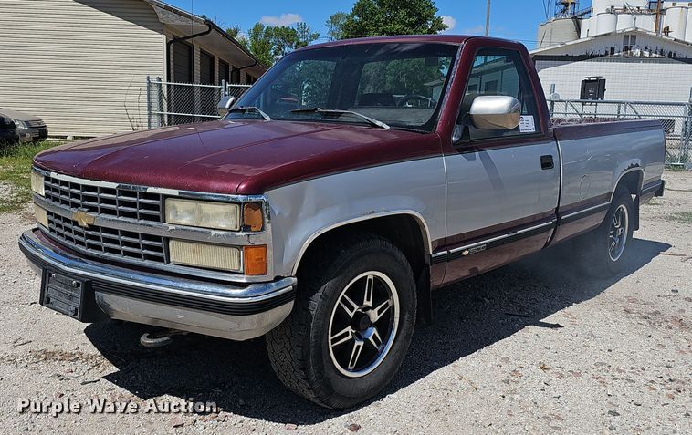 image for item DP0893 1993 Chevrolet Silverado 1500 pickup truck