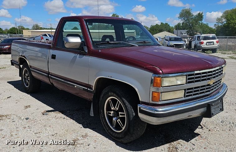 image for item DP0893 1993 Chevrolet Silverado 1500 pickup truck