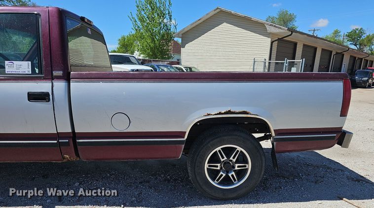 image for item DP0893 1993 Chevrolet Silverado 1500 pickup truck