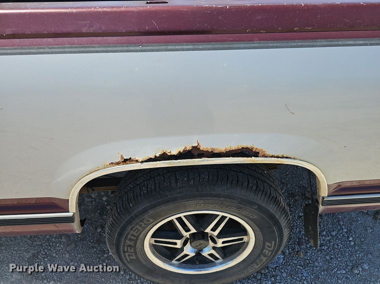 image for item DP0893 1993 Chevrolet Silverado 1500 pickup truck