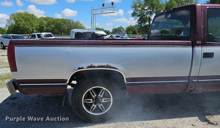 image for item DP0893 1993 Chevrolet Silverado 1500 pickup truck