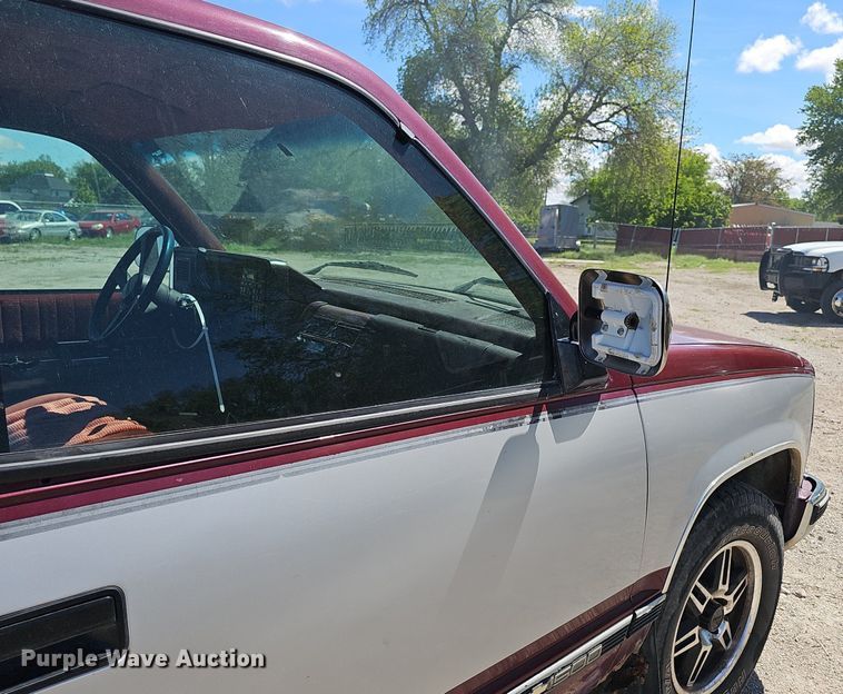 image for item DP0893 1993 Chevrolet Silverado 1500 pickup truck