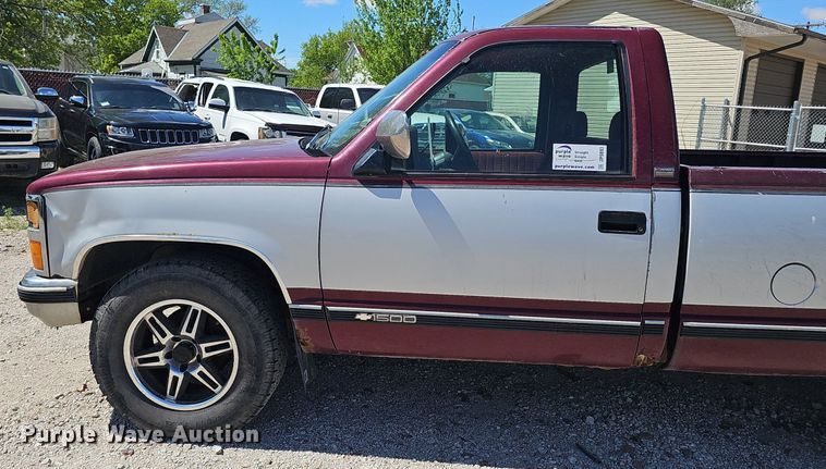 image for item DP0893 1993 Chevrolet Silverado 1500 pickup truck
