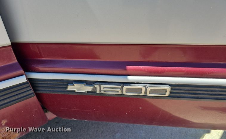 image for item DP0893 1993 Chevrolet Silverado 1500 pickup truck