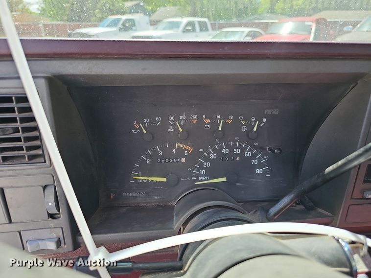 image for item DP0893 1993 Chevrolet Silverado 1500 pickup truck