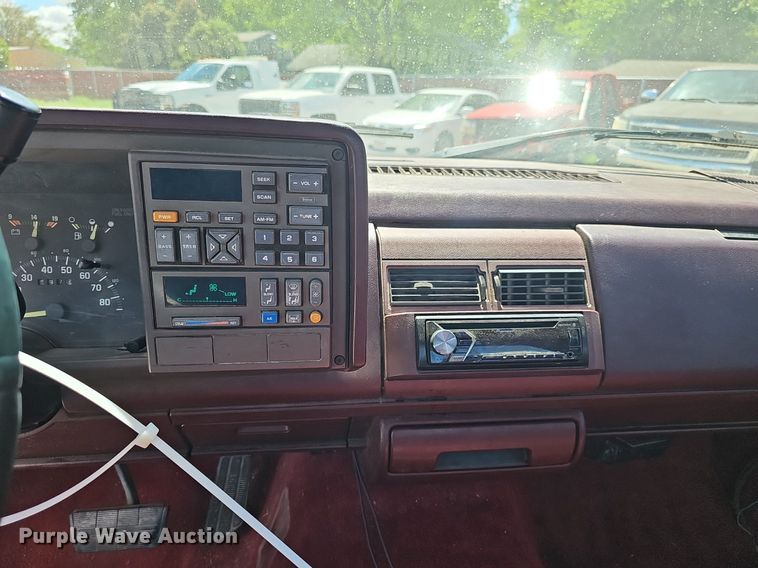 image for item DP0893 1993 Chevrolet Silverado 1500 pickup truck