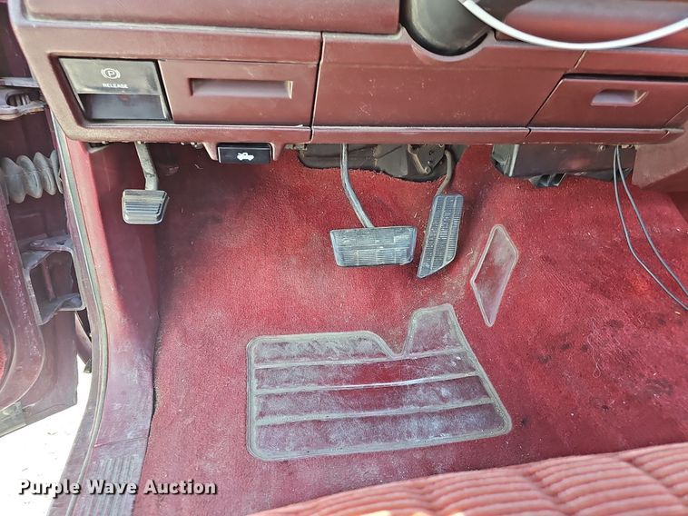 image for item DP0893 1993 Chevrolet Silverado 1500 pickup truck