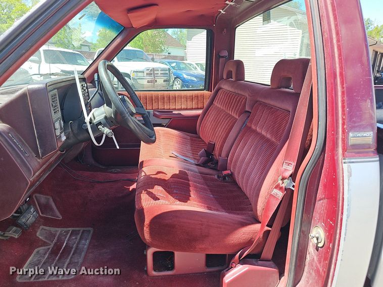 image for item DP0893 1993 Chevrolet Silverado 1500 pickup truck