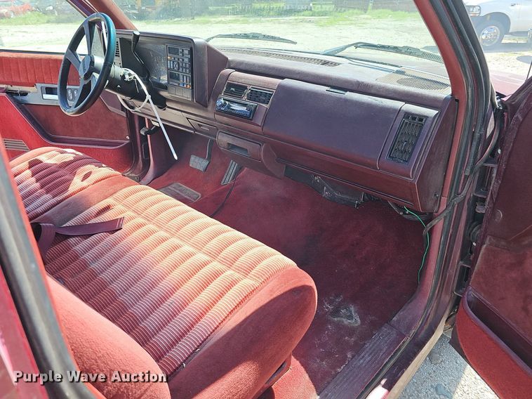 image for item DP0893 1993 Chevrolet Silverado 1500 pickup truck