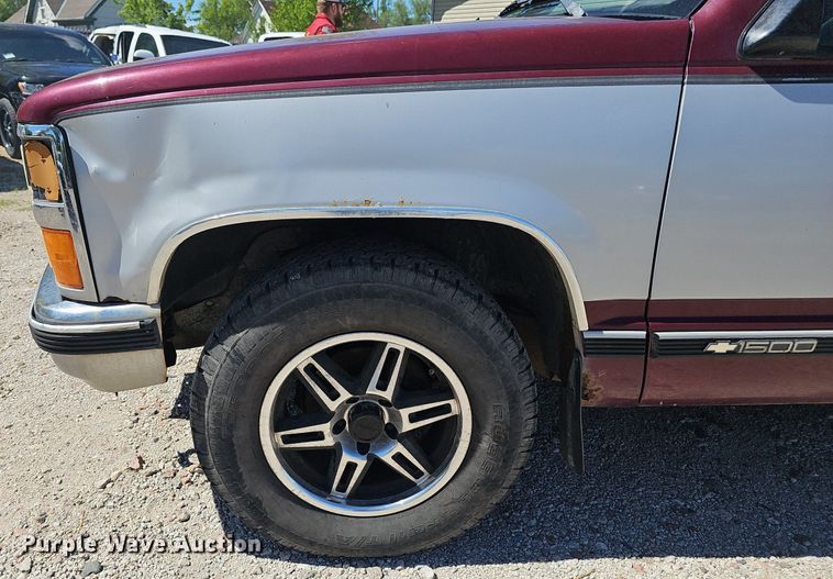 image for item DP0893 1993 Chevrolet Silverado 1500 pickup truck