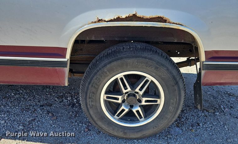 image for item DP0893 1993 Chevrolet Silverado 1500 pickup truck
