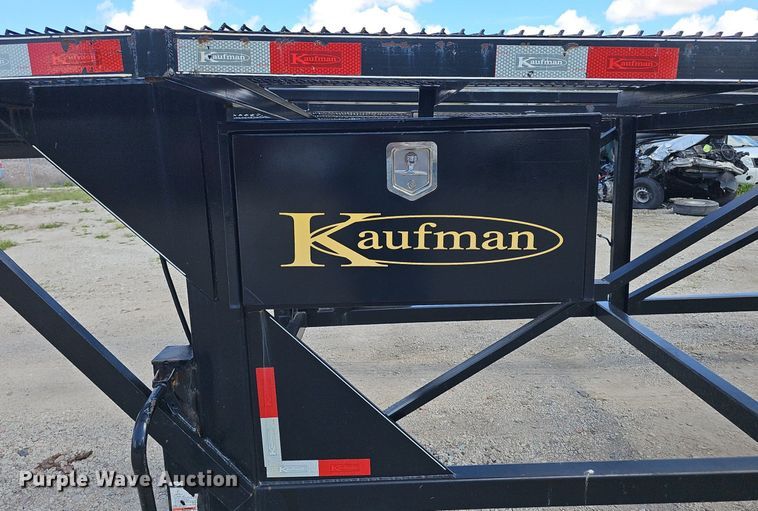 image for item DP0894 2021 Kaufman car carrier trailer