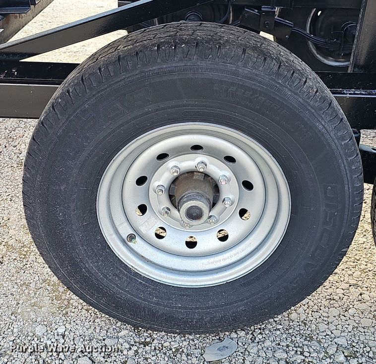 image for item DP0894 2021 Kaufman car carrier trailer