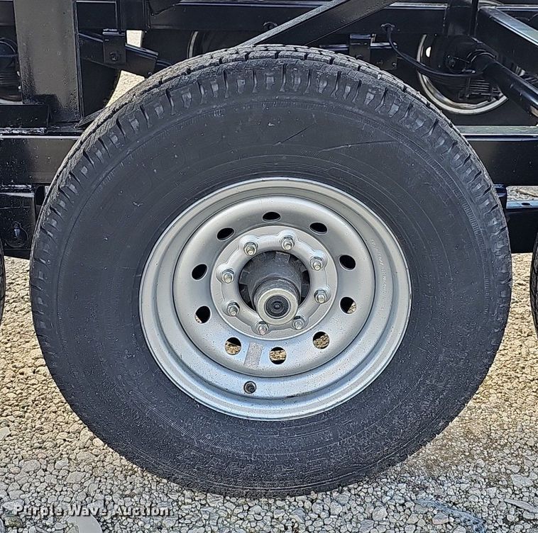 image for item DP0894 2021 Kaufman car carrier trailer