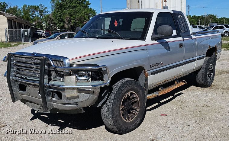 image for item DP0895 1998 Dodge Ram 1500 Laramie SLT Quad Cab pickup truck