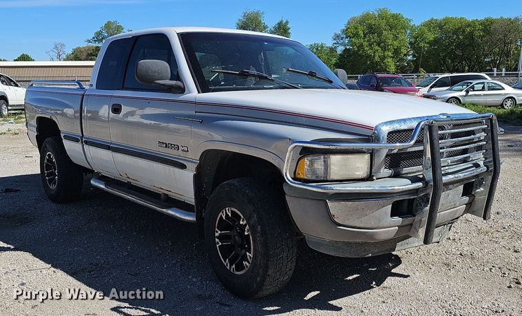 image for item DP0895 1998 Dodge Ram 1500 Laramie SLT Quad Cab pickup truck