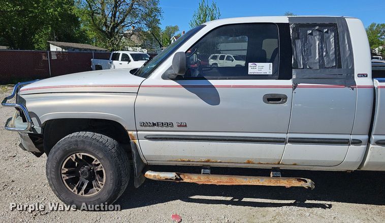 image for item DP0895 1998 Dodge Ram 1500 Laramie SLT Quad Cab pickup truck