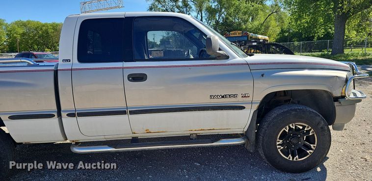 image for item DP0895 1998 Dodge Ram 1500 Laramie SLT Quad Cab pickup truck